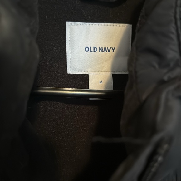 Old navy puffer vest - Picture 2 of 4